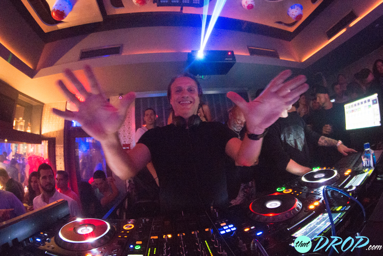 EDX performs during thatDROP's first South Florida event at Vibe Las Olas in Fort Lauderdale. Photo by Andreina Rodrigues