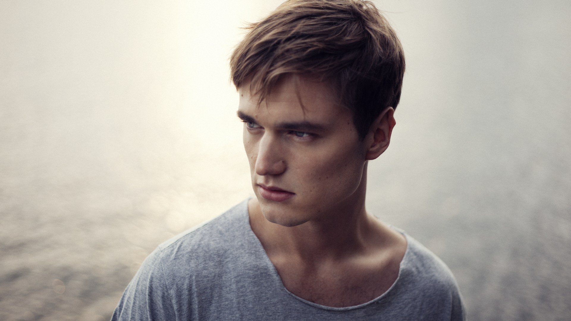 Adrian Lux Alive