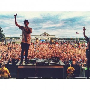 Crizzly vans warped tour