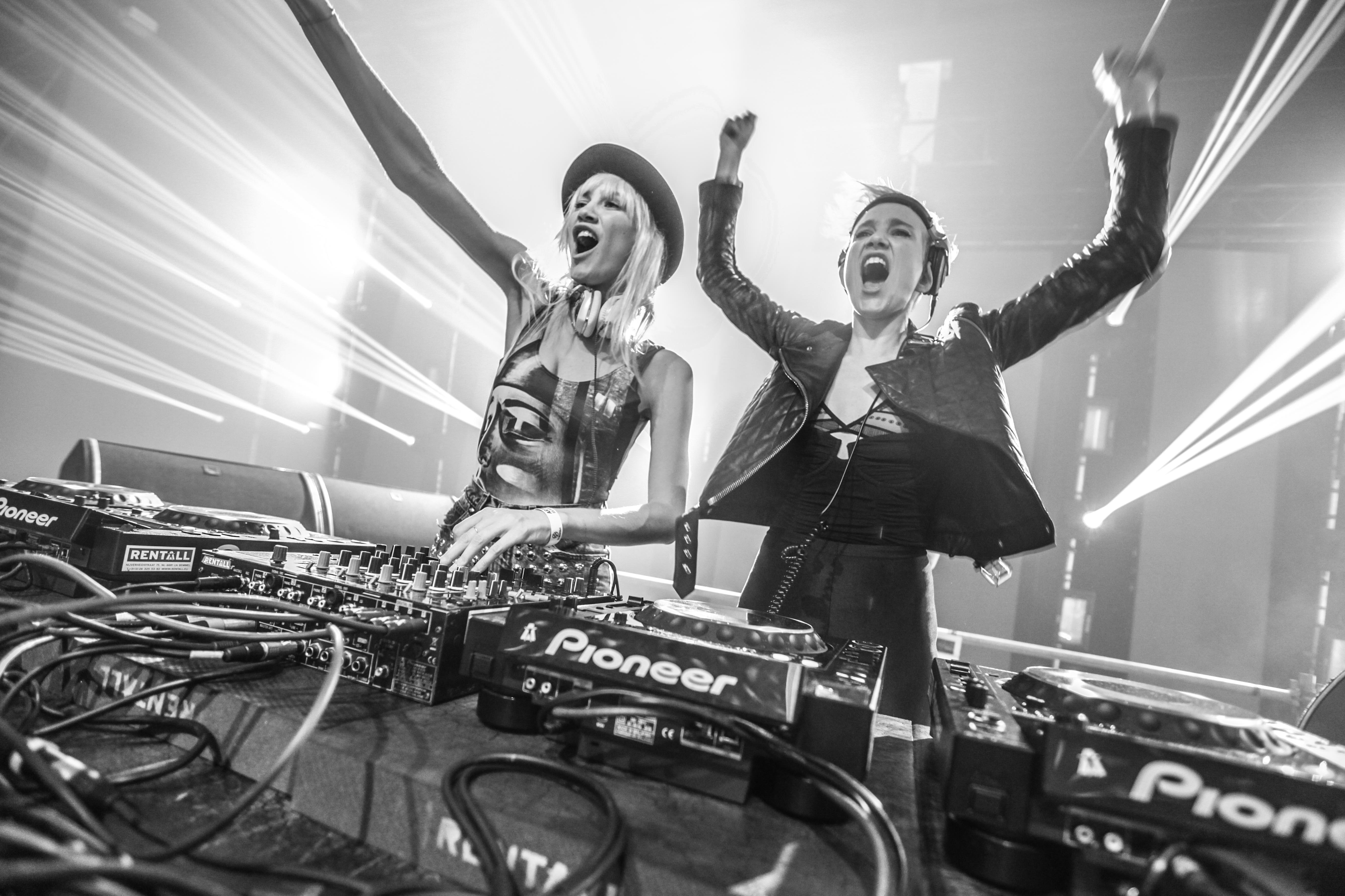 9 Female Producers and DJs Leading The Charge