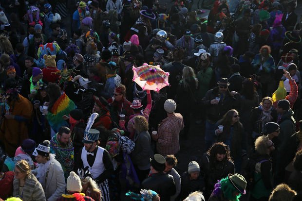 similarities and differences between mardi gras and carnival