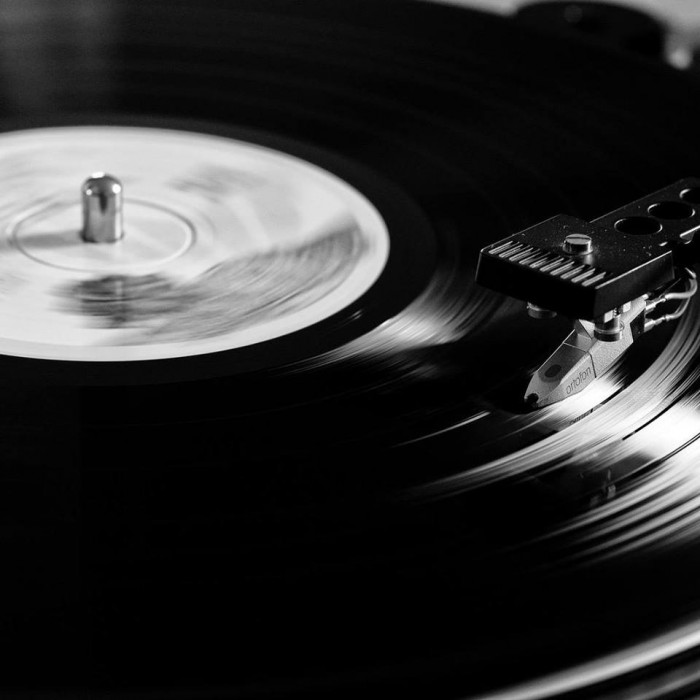 10 Incredible Vinyls that You Need in Your Collection