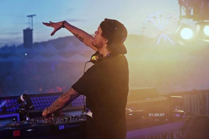 Avicii Cancels Remaining Tour Dates for the Second Straight Year