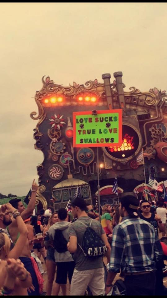 30 Hilariously Epic TomorrowWorld Totems