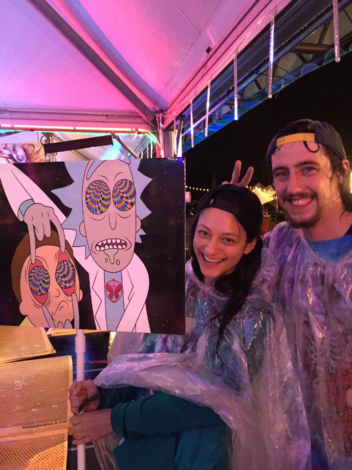 30 Hilariously Epic TomorrowWorld Totems