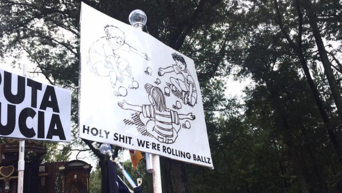 30 Hilariously Epic TomorrowWorld Totems