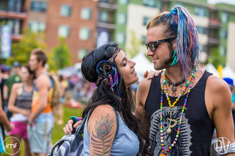 25 Adorable Edm Couples So Cute I Literally Can T Even Edm Electronic Music Edm Music