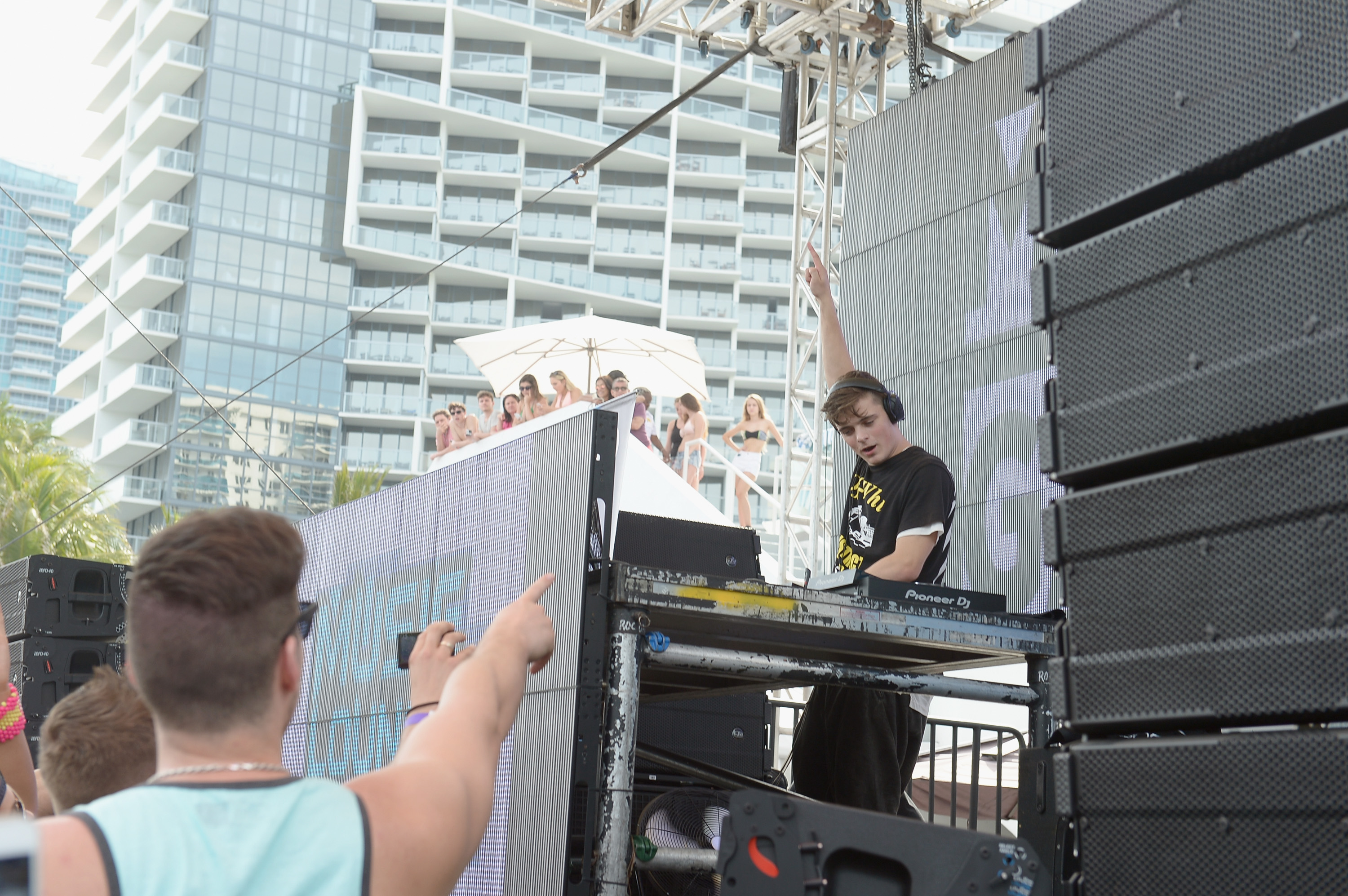 MIAMI, FLORIDA - MARCH 17: DJ Martin Garrix performs at The SiriusXM Music Lounge At 1 Hotel South Beach Leading Up To Ultra Music Festival-Day 2 on March 17, 2016 in Miami, Florida. (Photo by Gustavo Caballero/Getty Images for SiriusXM) *** Local Caption *** Martin Garrix