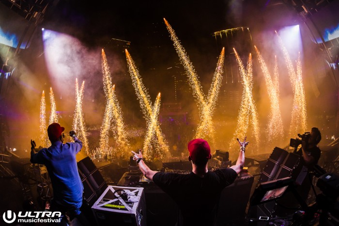 Ultra Music Festival Fireworks/Photo by ALIVECOVERAGE