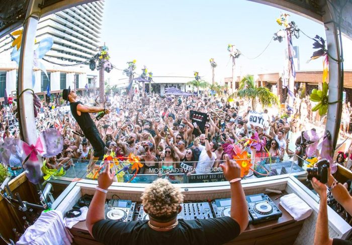 Carnage & Timmy Trumpet at Marquee via https://www.facebook.com/timmytrumpet/photos/a.405992760942.206276.48262720942/10154128623225943/?type=3&theater